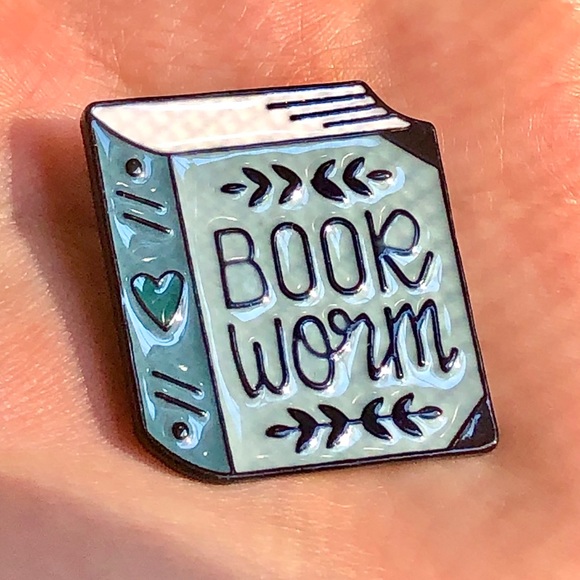 📚 Book Worm Enamel Pin - Picture 1 of 5